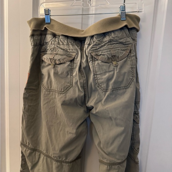 GAP Vintage Embroidered Olive Green Cargo Pants - Picture 7 of 11